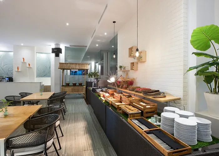 Harris Hotel&residences Sunset Road