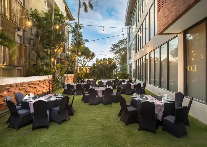 Harris & Residences Sunset Road Hotel