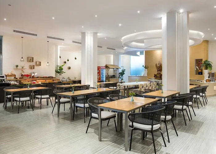 Harris Hotel&residences Sunset Road 4* Kuta Lombok