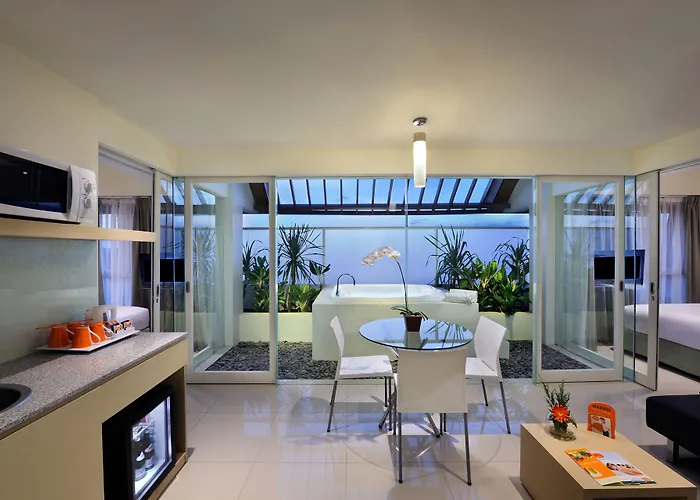 Harris Hotel&residences Sunset Road 4*