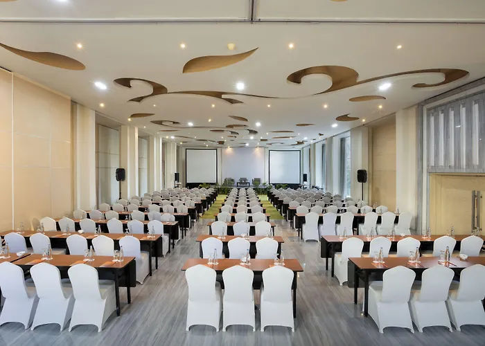 Harris & Residences Sunset Road