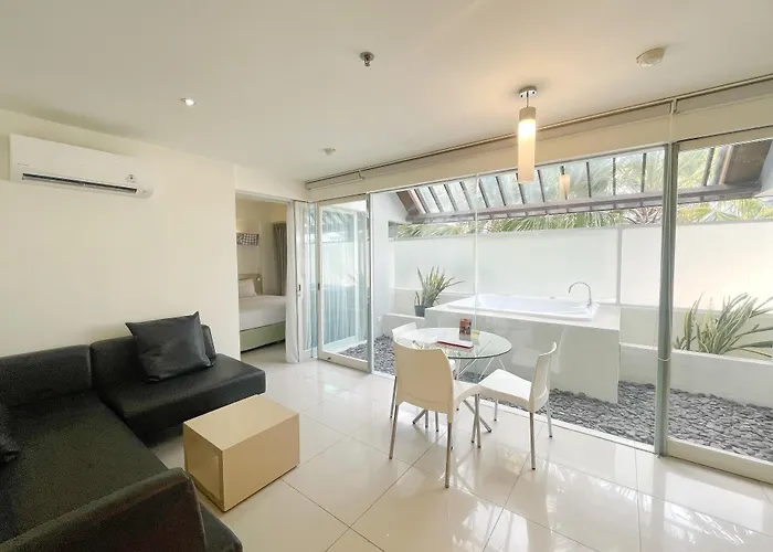 Harris & Residences Sunset Road Hotel 4*